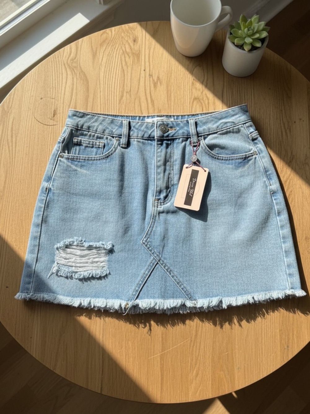 Denim Blvd Los Angeles Med Wash Distressed Denim Mini Skirt Size Medium NWT